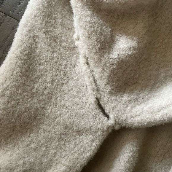 Aritzia Wilfred Free V neck sweater - Picture 3 of 4